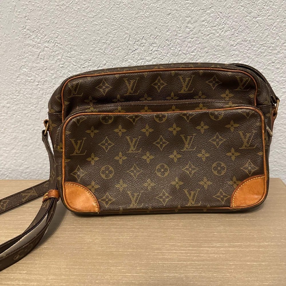 Vintage Louis Vuitton Nil Monogram Messenger Bag